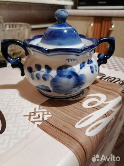 Сахарница гжель