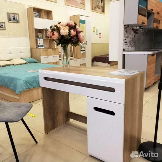 Туалетный Стол