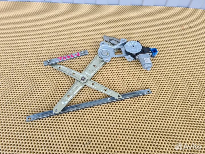 Стеклоподъемник задний правый Infiniti M25 M37 Q70