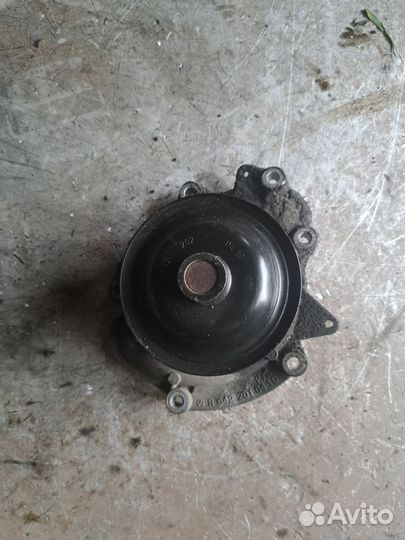 Помпа mercedes ом642