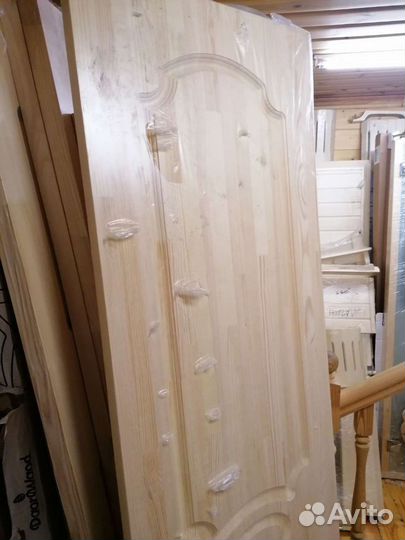 Двери из массива сосны