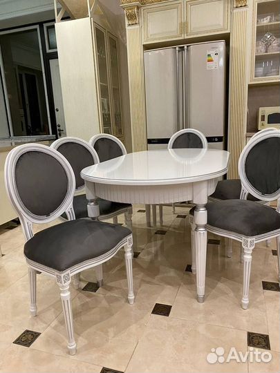 Стол и Стулья