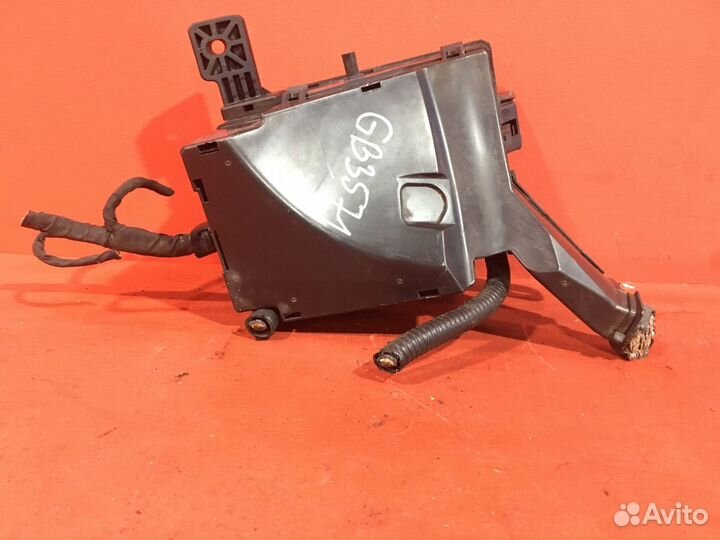 Блок предохранителей под капот Kia Venga хетчбэк