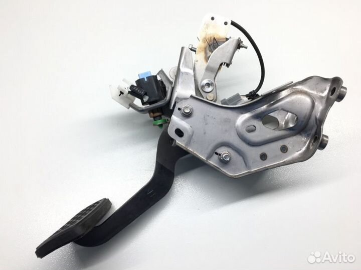 Педаль тормоза Toyota Camry XV55 2.0 2016