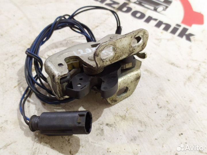 Замок двери багажника Mercedes Vito W639 2.1D 2009