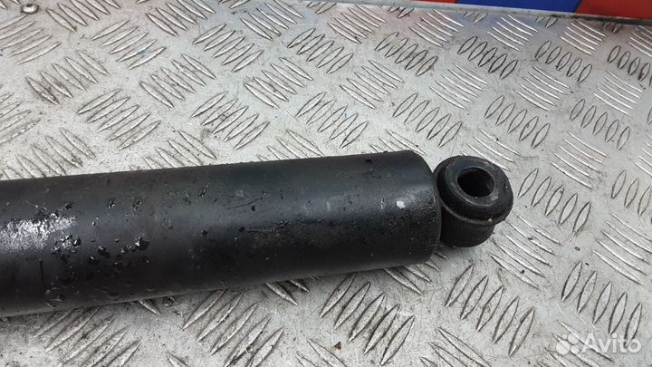 Амортизатор задний Mitsubishi Pajero Sport I (1996