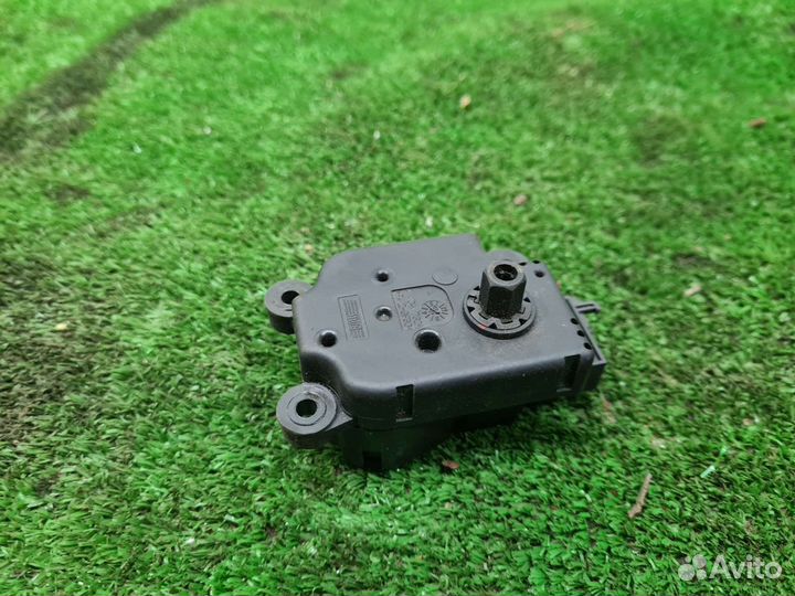 Сервопривод заслонки печки Мерседес A2038201642