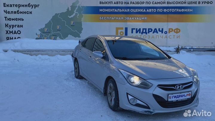 Замок двери передней левой Hyundai i40 (VF) 81310