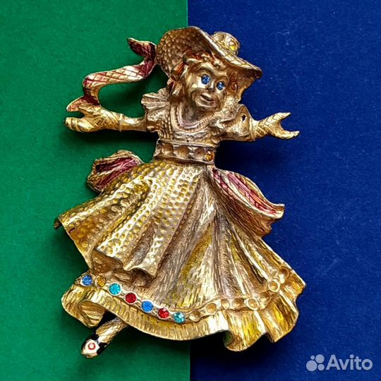 Винтажная коллекционная брошь Танцующая девушка