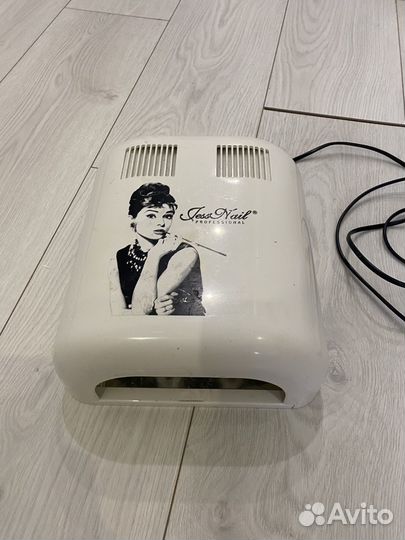 Уф лампа для ногтей