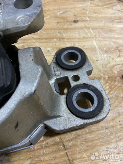 Подушка двигателя левая Volvo S80 AS60 B5254T 2011