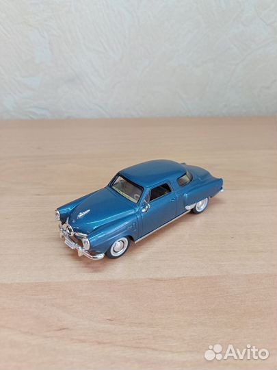 Модели автомобилей 1:43 Road Signature