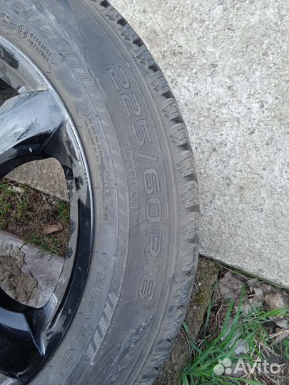 Диски с зимней резиной nokkian r18