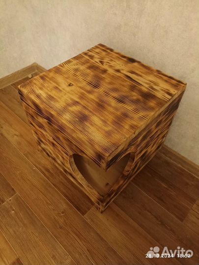 Домик для кошек и собак