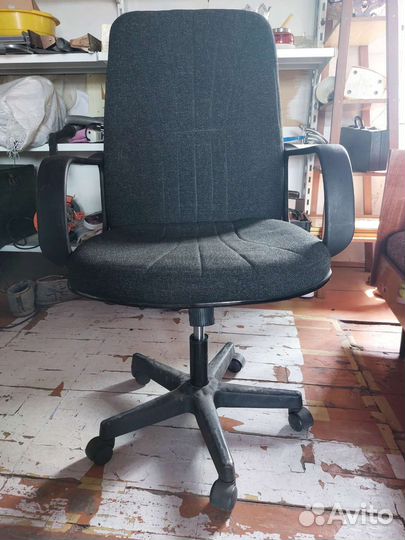 Компьютерное кресло