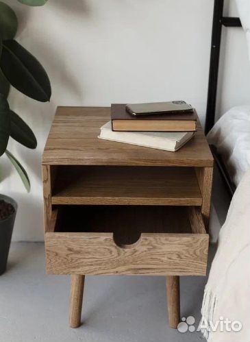Тумба прикроватная из массива дуба