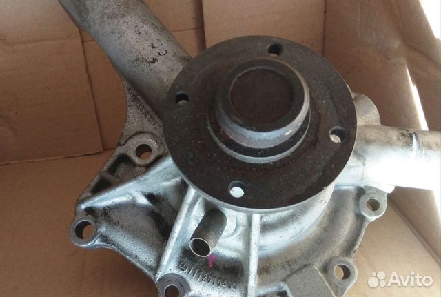 Водяная помпа (насос) ориг Мерс 124, 202,210, М111