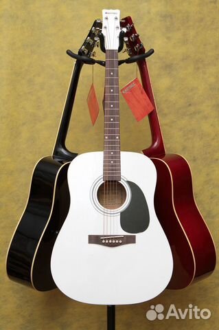 Разные акустические гитары и разные цены