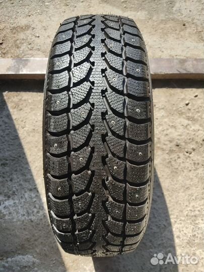 Interstate WinterClaw Extreme Grip 215/70 R16 100S