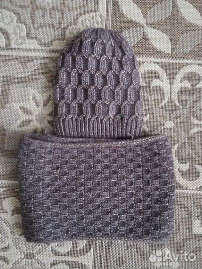 Шапка с шарфом хомутом