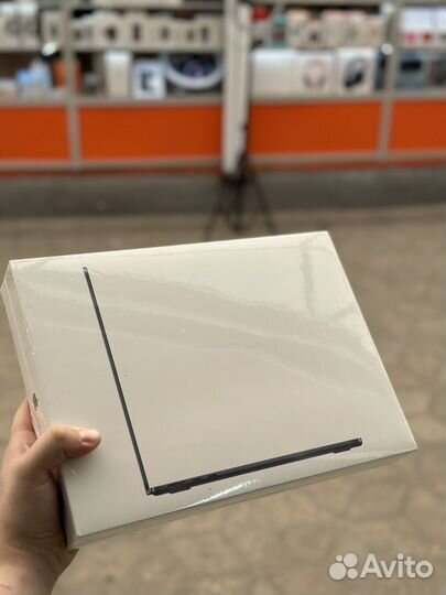 Macbook air 13 m2 2022 8 256гб черный