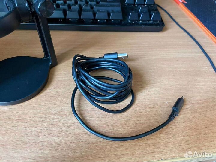 Микрофон hyperx solocast для стримов