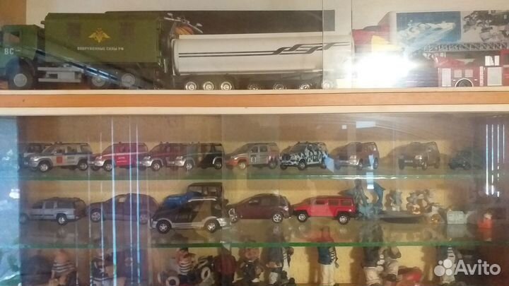 Коллекция моделей автомобилей