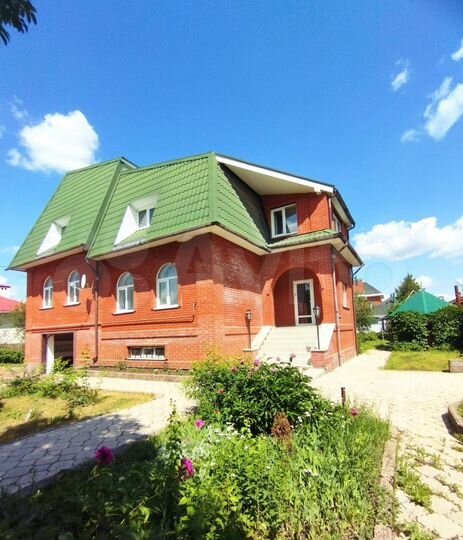 Дом 323,2 м² на участке 10,9 сот.