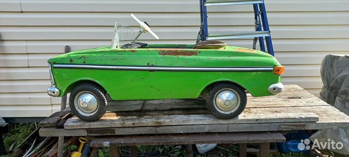 Педальная машинка СССР Москвич 2я серия