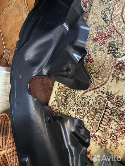 Подкрылок левый задний Тойота Венза