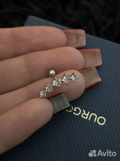 Лабрет в ухо хрящ новый