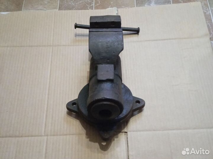 Тиски слесарные