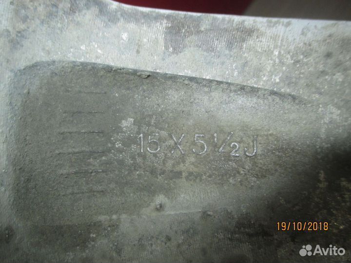 Диск колесный легкосплавный R15 в наличии 3 штуки