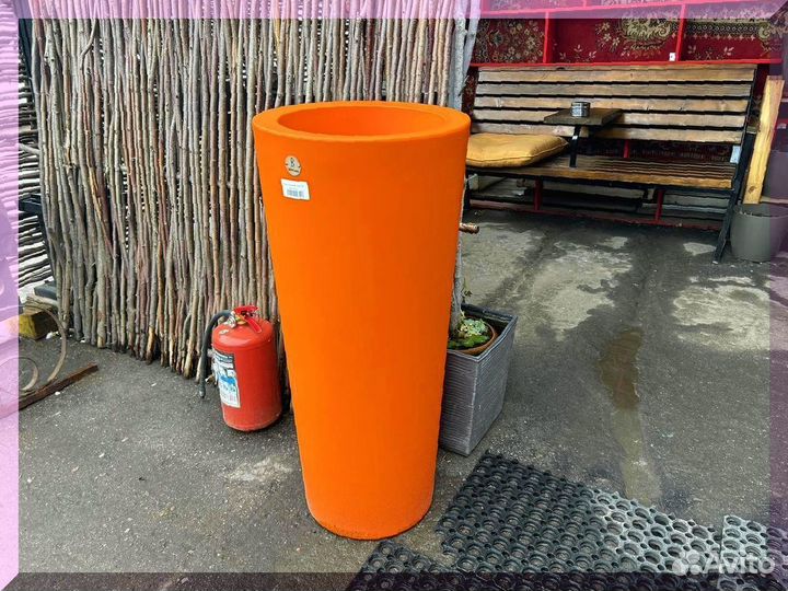 Кашпо уличное из пластика