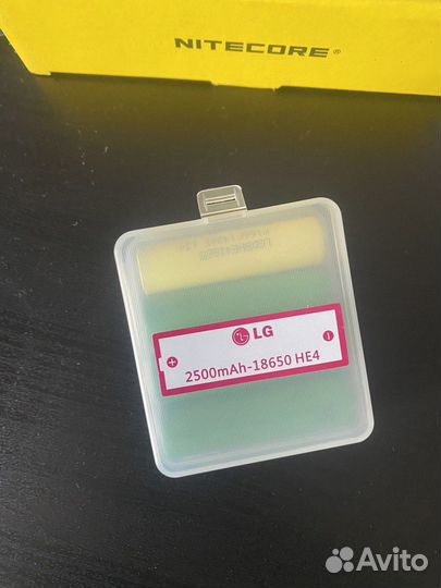 Зарядное устройство nitecore NEW I4 на 4 акб