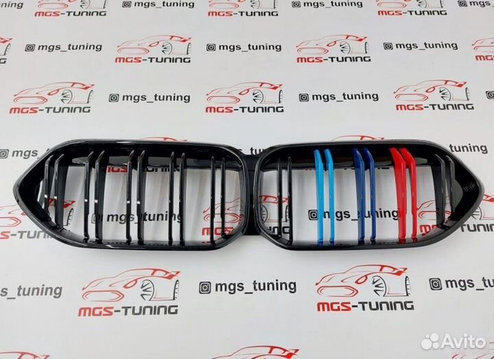 Решетка на BMW 2 Series F44 М2-Style+триколор