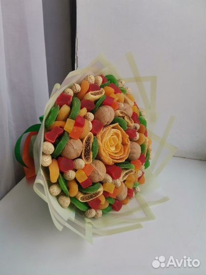 Вкусный букет из сухофруктов