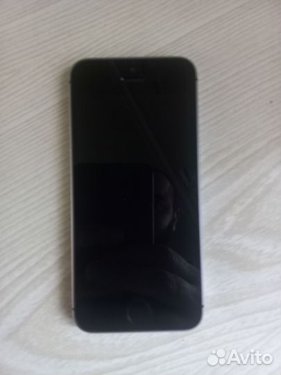 iPhone SE, 32 ГБ