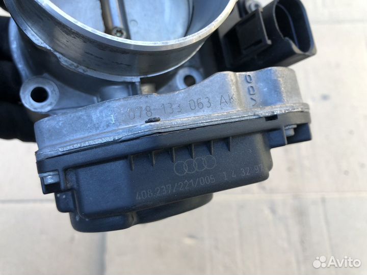 Дроссельная заслонка на Audi A6 C5 2.4