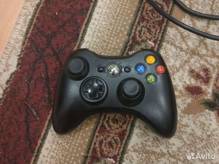 Xbox 360e 2016 в хорошем состоянии