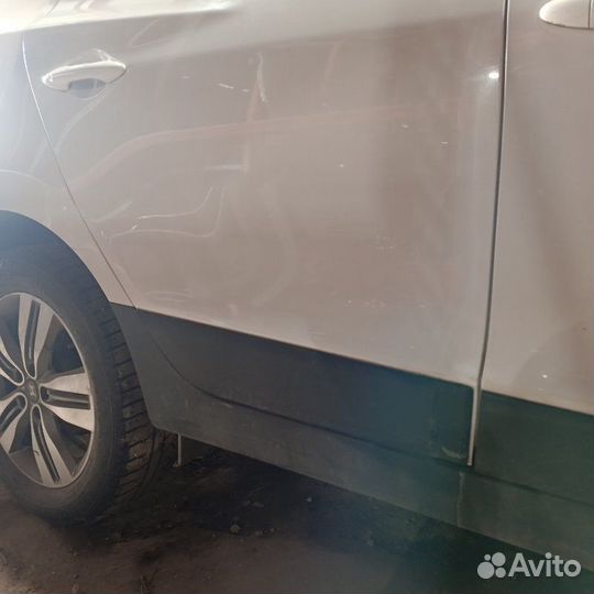 Дверь задняя правая Hyundai Ix35 внедорожник
