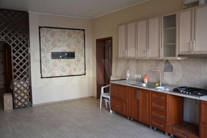 2-к. квартира, 81,2 м², 2/6 эт.