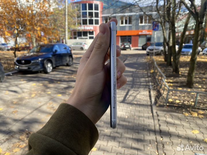 iPhone Xr, 64 ГБ