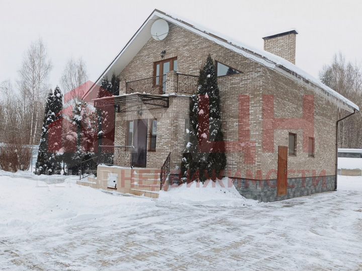 Дом 257 м² на участке 15 сот.