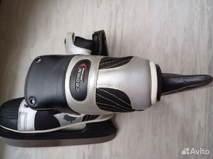 Коньки хоккейные