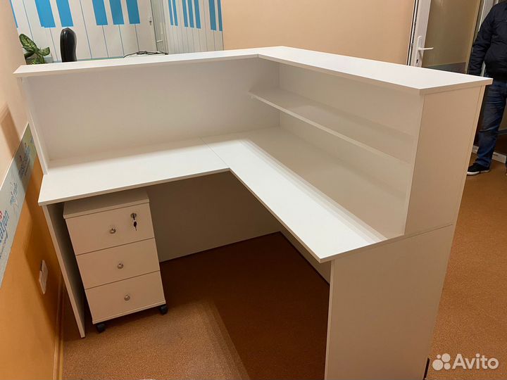 Ресепшен, стойка администратора