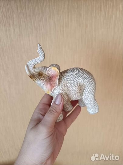 Статуэтка слон