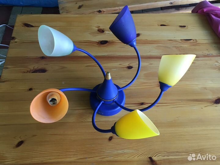 Люстра 5 рожковая в комнату подростков