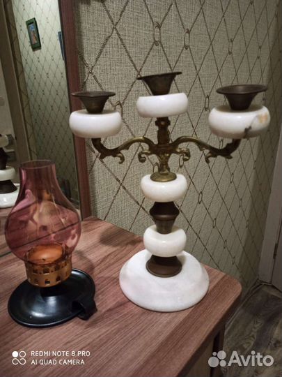 Старинный подсвечник, лампа