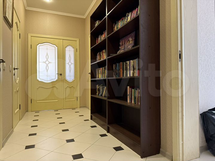 2-к. квартира, 83 м², 13/14 эт.